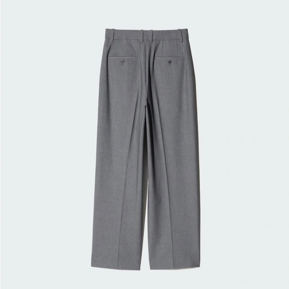 Uniqlo Gray Wide Leg Pants - Picture 4 of 6